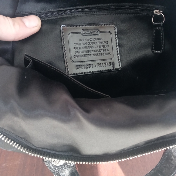 Coach Black w/ Heart Daisy Crossbody Missing Strap - Picture 3 of 3